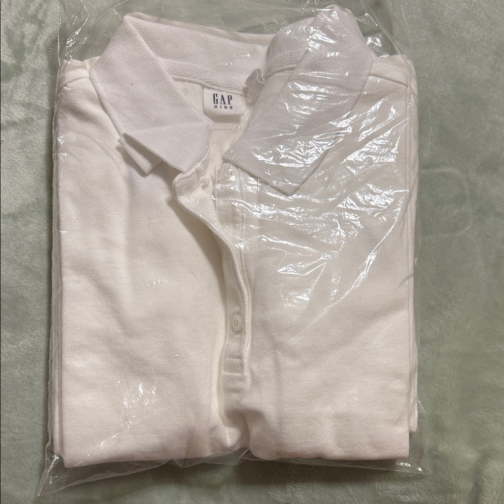 GAP Crisp White Collared Shirt